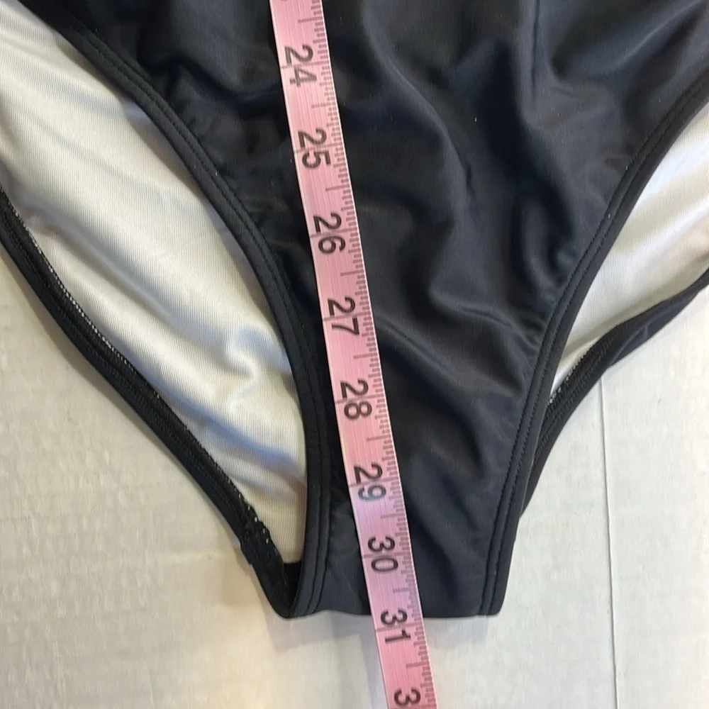 CUPSHE ASYMMETRICAL BLACK WHITE TUMMY CONTOURING ONE PEICE MESH MIDDLE SZ XL
